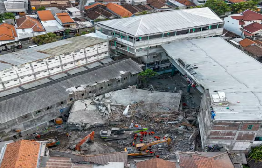 Death toll from Indonesia school collapse rises to 63