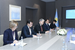 Azerbaijani Top Diplomat meets with counterpart from Kazakhstan