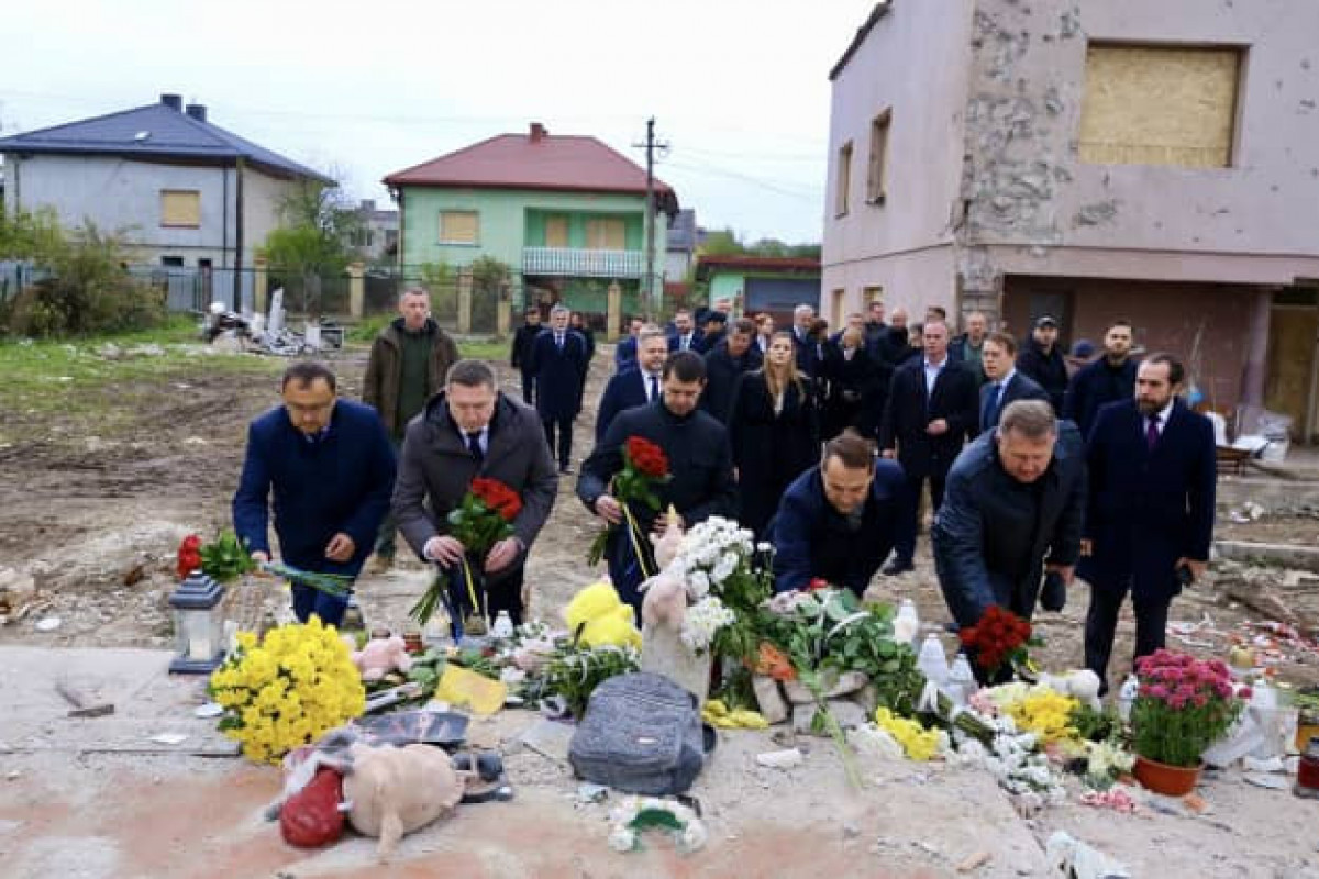 Polish FM visits Ukraine amid mass Russian attacks