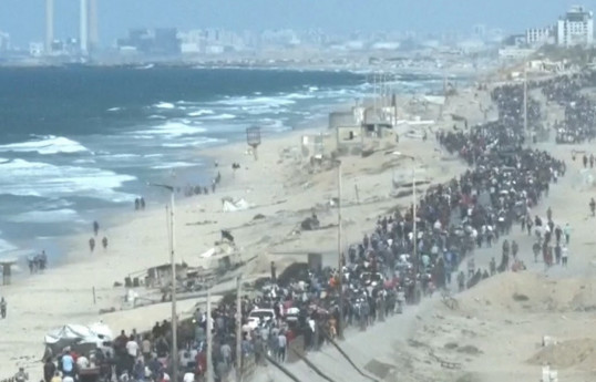 Gazans stream towards wrecked homes as Israeli forces pull back under ceasefire-VIDEO 