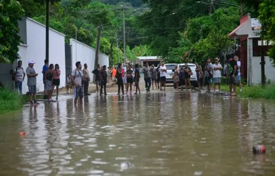 At least 28 killed in heavy flooding caused by tropical storms in Mexico-UPDATED 