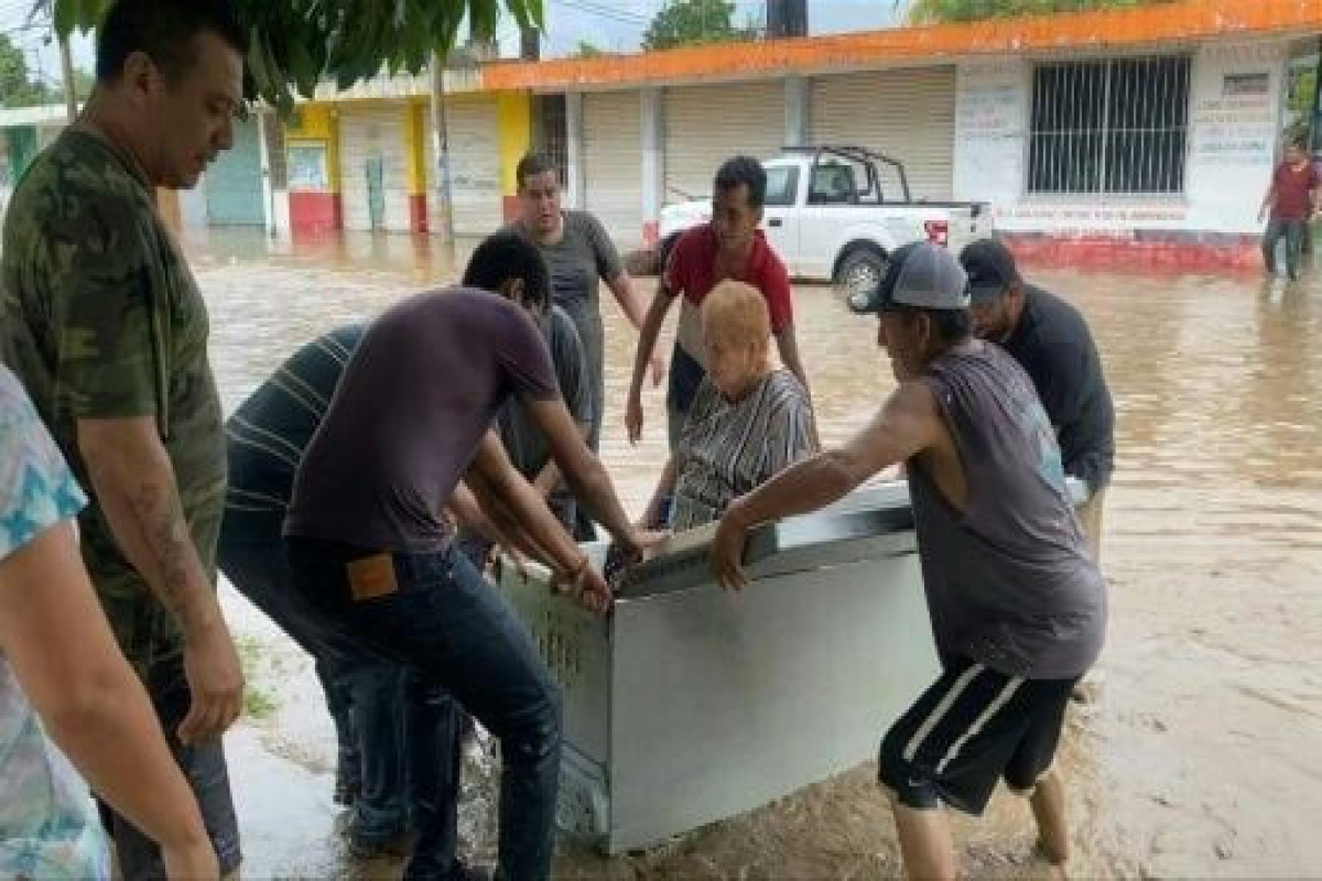 Death toll from heavy rains in Mexico climbs to 37