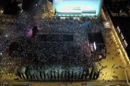 ‘Miracles can happen, the hostages are coming home,’ Witkoff tells Tel Aviv rally