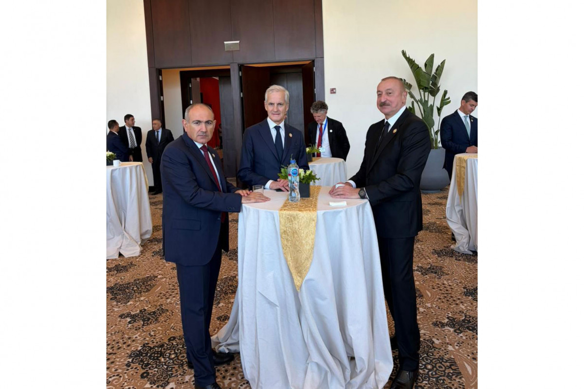 President Ilham Aliyev holds conversation with Armenian PM Nikol Pashinyan in Egypt -PHOTO -VIDEO 