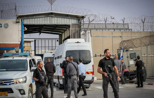 All Palestinian prisoners set for release placed on buses as Gazans gather to welcome many