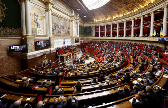 France prepares for no-confidence vote against new government