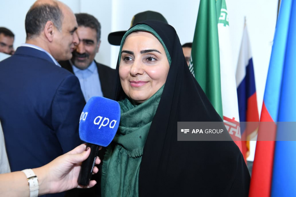  Iranian Minister of Roads and Urban Development Farzaneh Sadegh