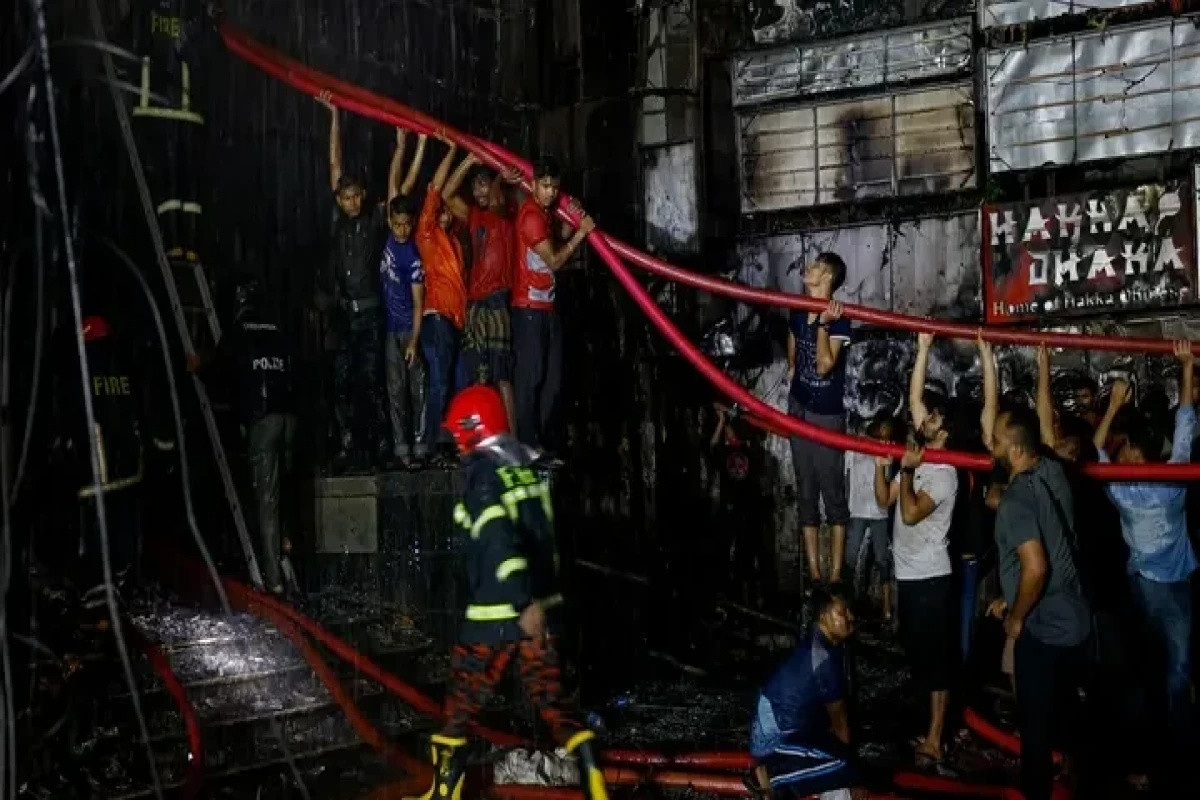 9 killed in chemical warehouse, garment factory fire in Bangladeshi capital