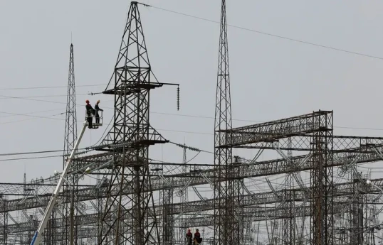 Russian strikes knock out power in parts of Ukraine