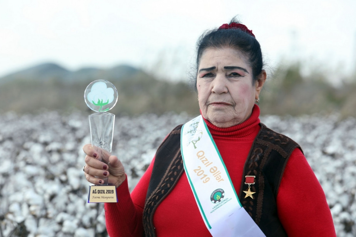 Hero of Socialist Labor, cotton grower Fatma Huseynova