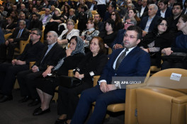 President Ilham Aliyev and First Lady Mehriban Aliyeva sent wreaths to farewell ceremony of People’s Artist Ramiz Guliyev -PHOTO 
