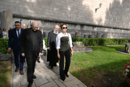 First Vice-President Mehriban Aliyeva met with Archpriest of Papal Basilica of Saint Paul Outside the Walls in Vatican