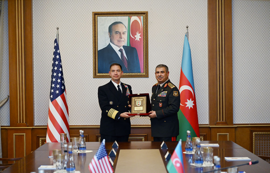 Azerbaijan Minister of Defense meets with Commander of U.S. Central Command