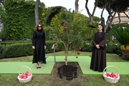 First Vice-President Mehriban Aliyeva, along with family members, attended tree planting ceremony in Vatican Gardens
