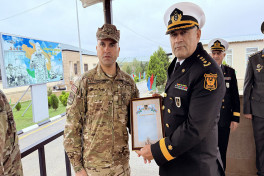 Navy holds graduation ceremony