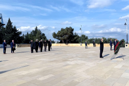 Azerbaijan Minister of Defense meets with Commander of U.S. Central Command