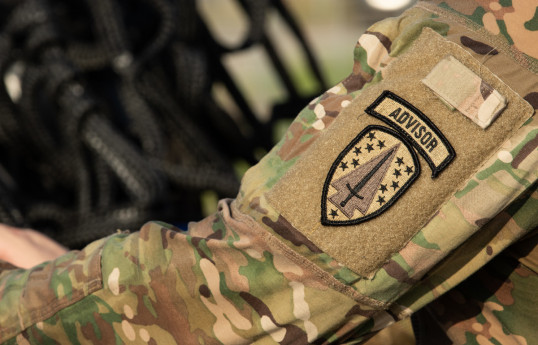 Iraq keeping a small contingent of US military advisers due to ISIS threat in Syria