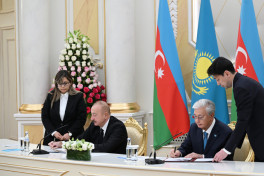 Azerbaijan-Kazakhstan documents exchanged -PHOTO -UPDATED 