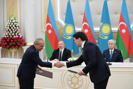 Azerbaijan-Kazakhstan documents exchanged -PHOTO -UPDATED 