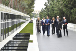 Estonian Foreign Minister visited Alley of Martyrs