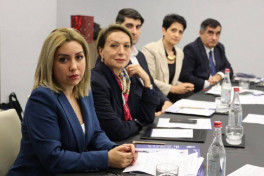 Representatives of Azerbaijani and Armenian civil society met in Yerevan with participation of Armen Grigorian -PHOTO 