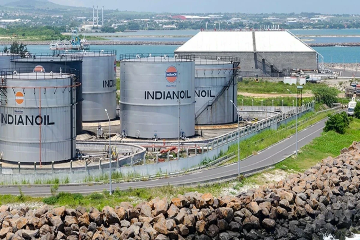 Indian refiners review Russian oil contracts after US sanctions, source says