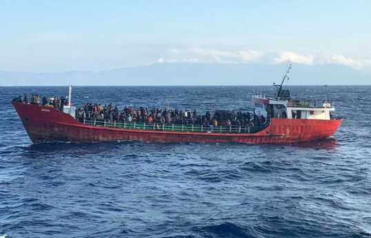 At least 40 migrants die as boat sinks off Tunisia