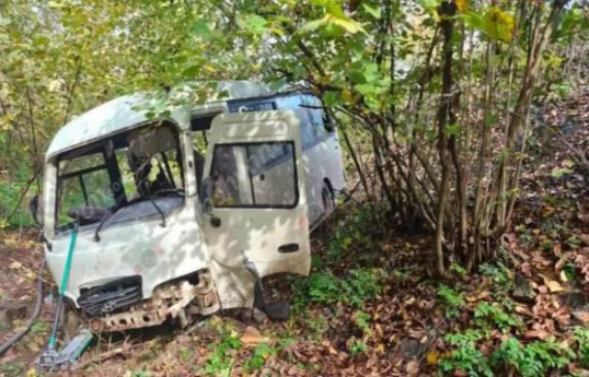 Bus crash in Armenia injures 11 people