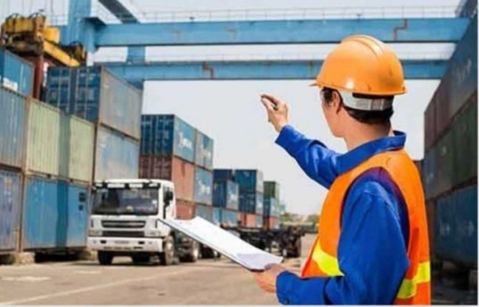 Azerbaijani Parliament adopts draft law on transport and forwarding activities in first reading