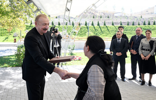 President Ilham Aliyev presented keys to apartments to residents of Horovlu village in Jabrayil district-UPDATED 