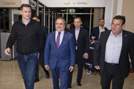 Chairman of Senate of Parliament of Romania arrives in Azerbaijan on a visit