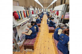Leyla Aliyeva joins weavers in creating world’s largest circular hand-woven carpet for Shusha Mosque