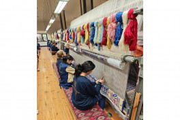 Leyla Aliyeva joins weavers in creating world’s largest circular hand-woven carpet for Shusha Mosque