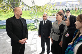 President Ilham Aliyev presented keys to apartments to residents of Horovlu village in Jabrayil district-UPDATED 