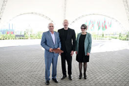 President Ilham Aliyev presented keys to apartments to residents of Mammadbayli and Aghali villages in Zangilan-UPDATED 