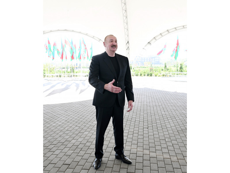 President Ilham Aliyev presented keys to apartments to residents of Mammadbayli and Aghali villages in Zangilan-UPDATED 