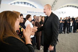 President Ilham Aliyev presented keys to apartments to residents of Mammadbayli and Aghali villages in Zangilan-UPDATED 