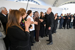 President Ilham Aliyev presented keys to apartments to residents of Mammadbayli and Aghali villages in Zangilan-UPDATED 