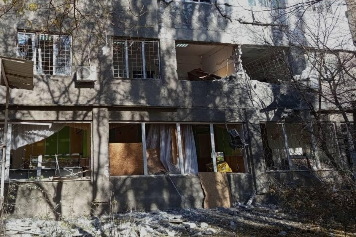Russian strike on children’s hospital in Kherson injures several, including kids