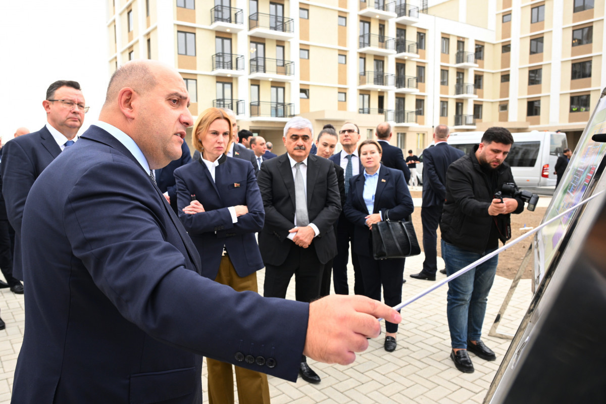 Azerbaijan and Belarus officials visit second residential complex under construction in Aghdam