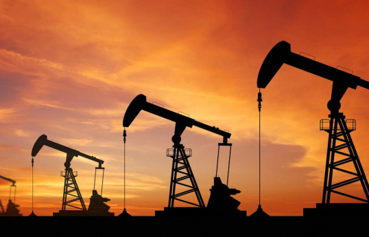 Oil dips on worries about Russian sanctions, OPEC+ output increase