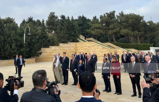 Participants of International Parliamentary Conference visited Alley of Honor and Alley of Martyrs -PHOTO 