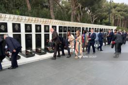 Participants of International Parliamentary Conference visited Alley of Honor and Alley of Martyrs -PHOTO 