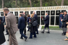 Participants of International Parliamentary Conference visited Alley of Honor and Alley of Martyrs -PHOTO 