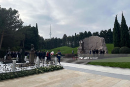 Participants of International Parliamentary Conference visited Alley of Honor and Alley of Martyrs -PHOTO 