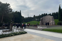 Participants of International Parliamentary Conference visited Alley of Honor and Alley of Martyrs -PHOTO 