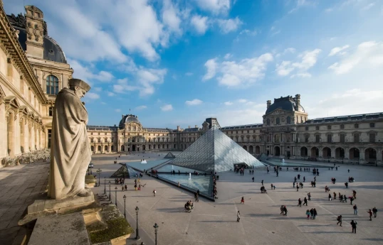 Third suspect arrested over Louvre heist - Media