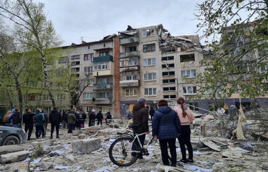 Smerch multiple rocket launcher system hits Ukrainian city of Sloviansk, killing 3