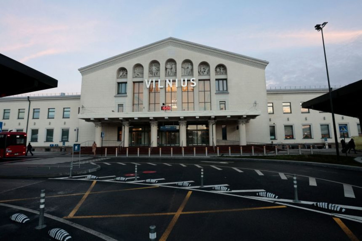 Lithuania shuts Vilnius airport again due to weather balloons