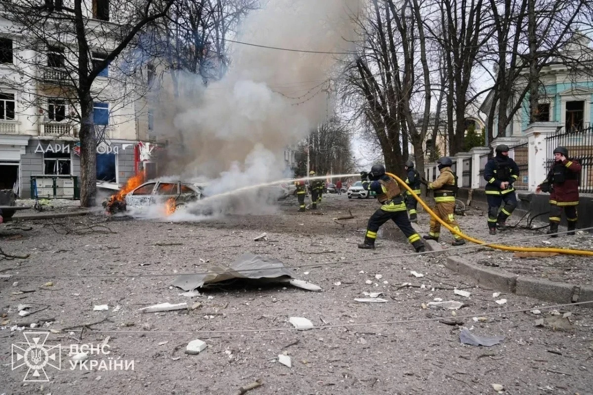 Russian strike on Sumy injures 15 people, including four children